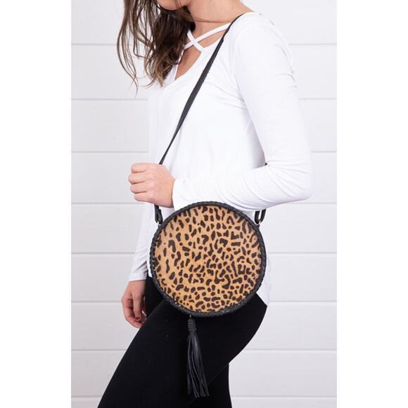 Saudara Circle Cowhide bag - Picture 2 of 10